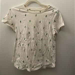 White Old Navy cactus tee, size S
